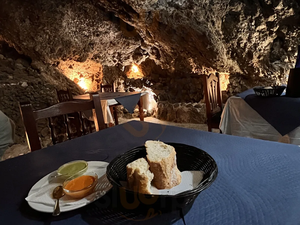 Arrocería La Cueva los Abrigos